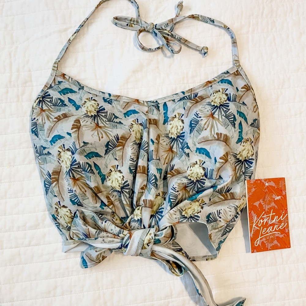 Kortni Jeane gone bananas tie top